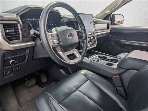 Used 2022 Ford Expedition XLT RWD image 9