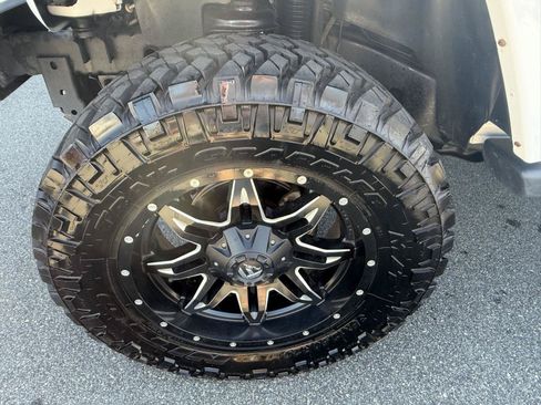 Used 2015 Jeep Wrangler Rubicon w/ Power Convenience Group AWD/4WD image 18