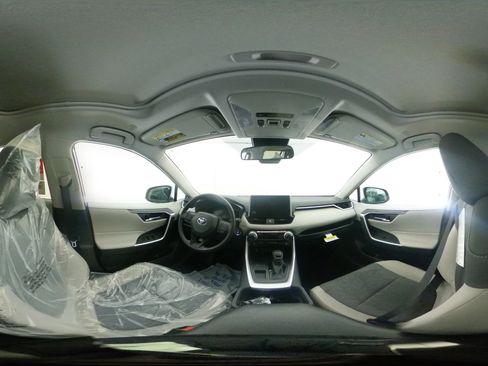 New 2025 Toyota RAV4 XLE image 33