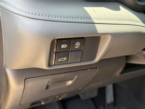 Used 2024 Toyota Highlander XSE FWD image 17