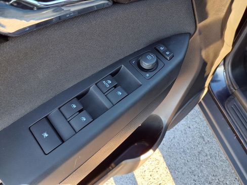 Used 2015 Chevrolet Captiva Sport LS image 25