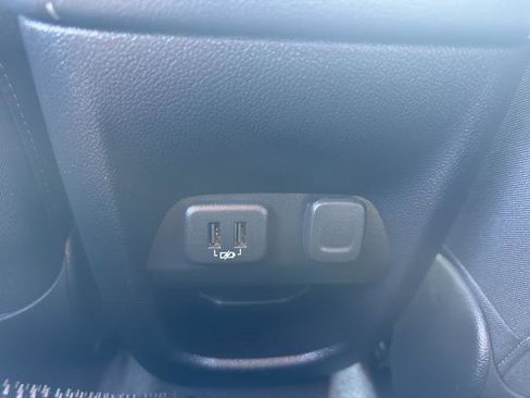 Used 2022 GMC Canyon Elevation AWD/4WD image 32