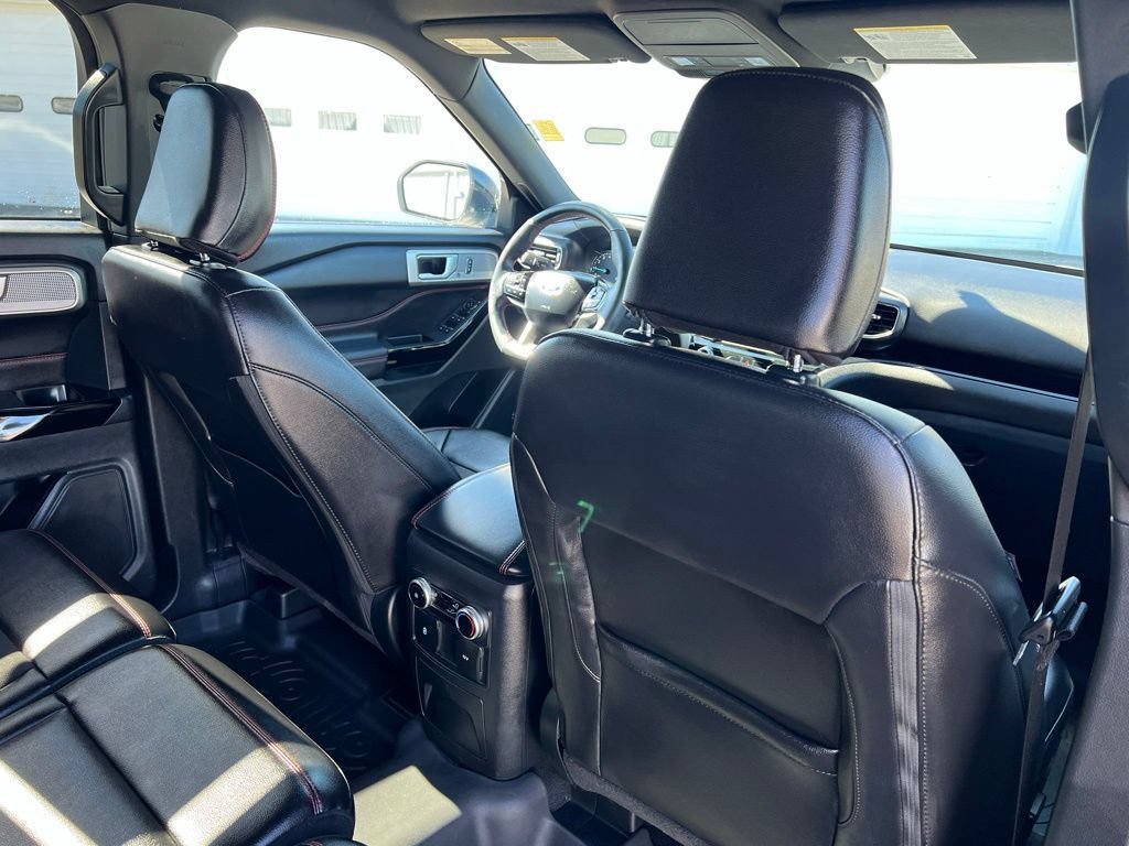 Used 2024 Ford Explorer ST-Line w/ Class IV Trailer Tow Package AWD/4WD image 17