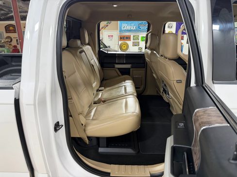 Used 2018 Ford F250 Lariat w/ Lariat Ultimate Package AWD/4WD image 18