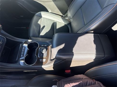 Used 2023 GMC Acadia AT4 w/ Technology Package image 21