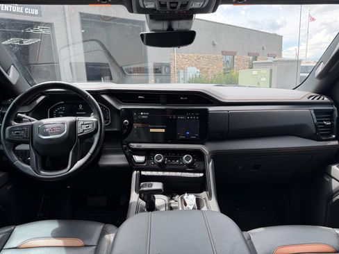 Used 2023 GMC Sierra 1500 AT4 w/ Technology Package AWD/4WD image 10