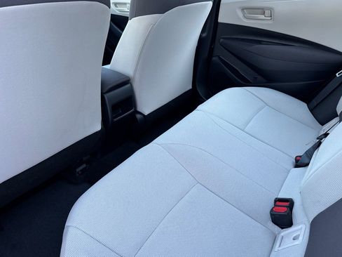 Used 2022 Toyota Corolla LE image 12