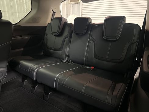 Certified 2025 INFINITI QX80 Sensory image 32