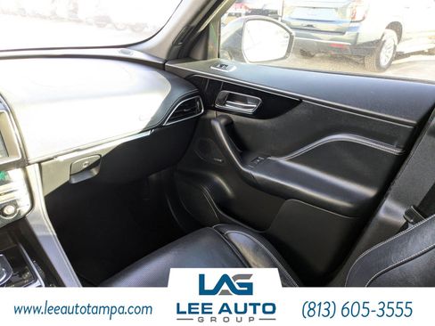 Used 2019 Jaguar F-PACE S image 18
