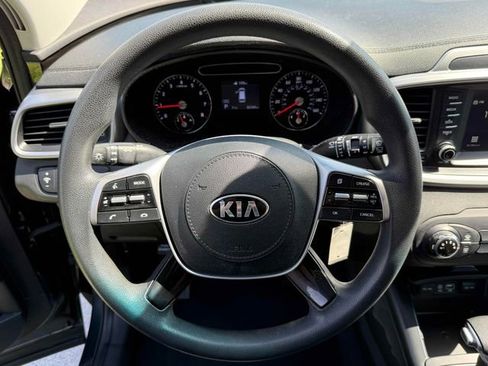 Used 2020 Kia Sorento LX image 14