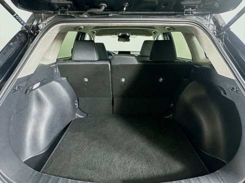 Used 2025 Toyota Corolla Cross LE image 29