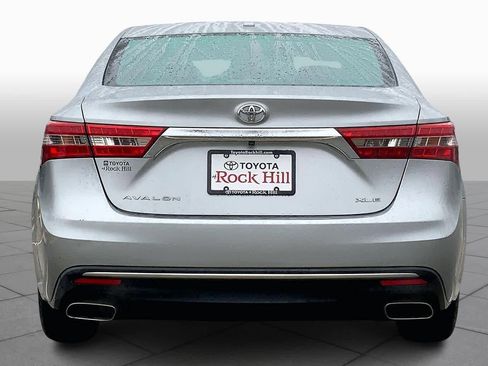 Used 2017 Toyota Avalon XLE image 4