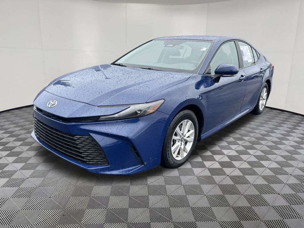 Used 2025 Toyota Camry LE FWD image 3