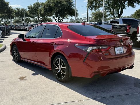 Used 2024 Toyota Camry SE FWD image 7