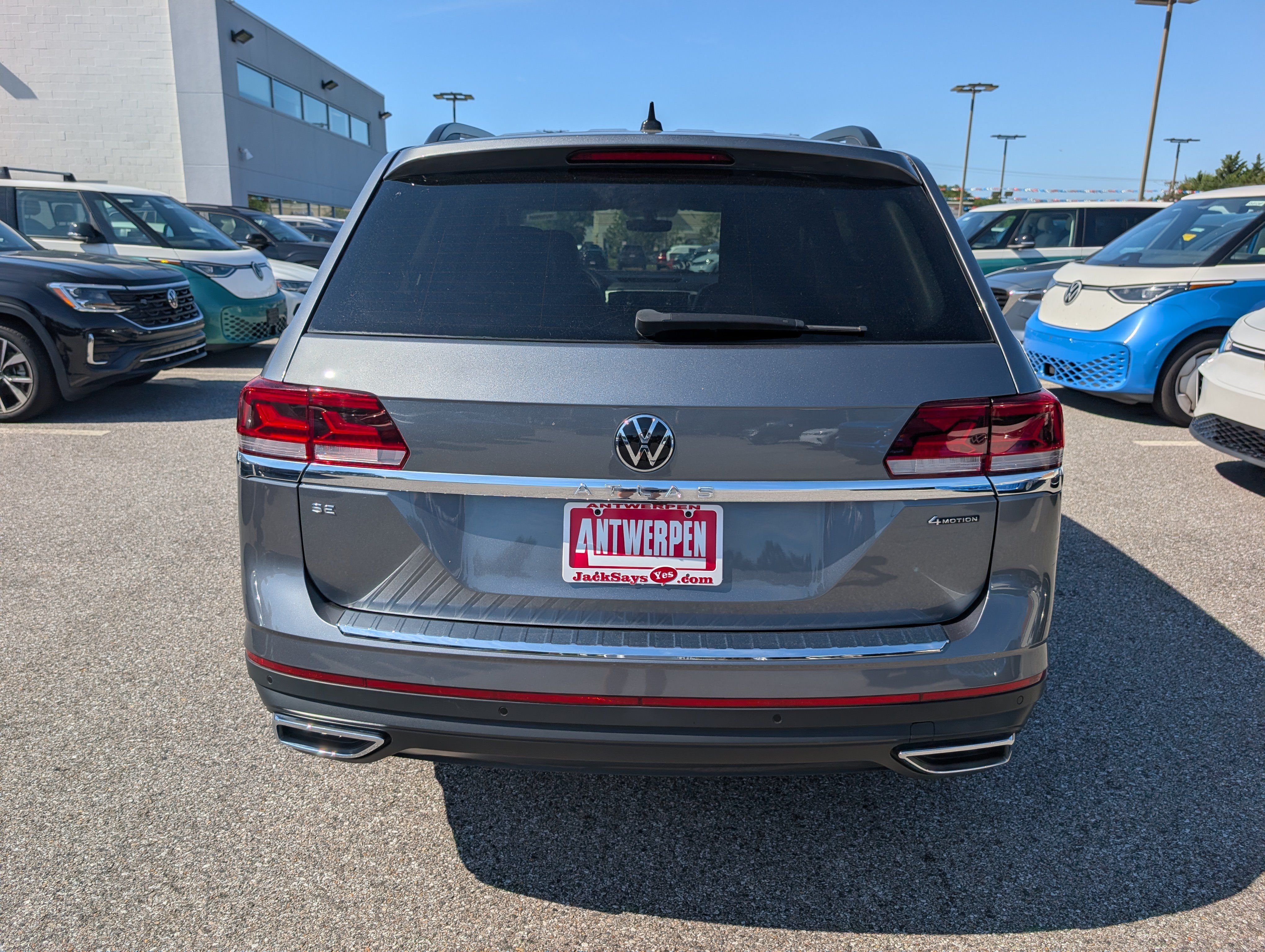 Used 2023 Volkswagen Atlas SE AWD/4WD image 4