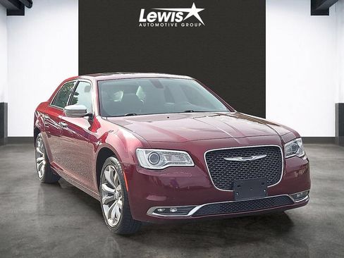 Used 2019 Chrysler 300 Limited RWD image 6