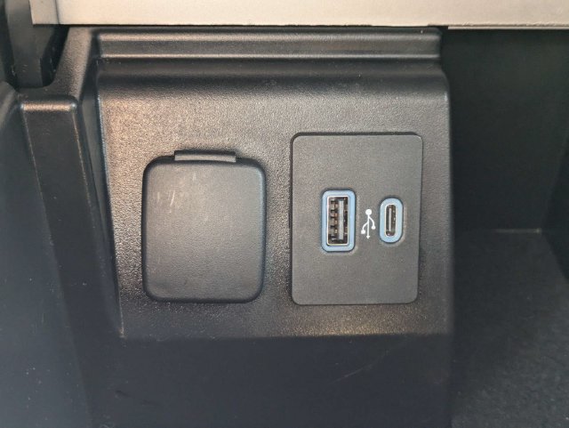 Used 2023 Ford Explorer Limited RWD image 31
