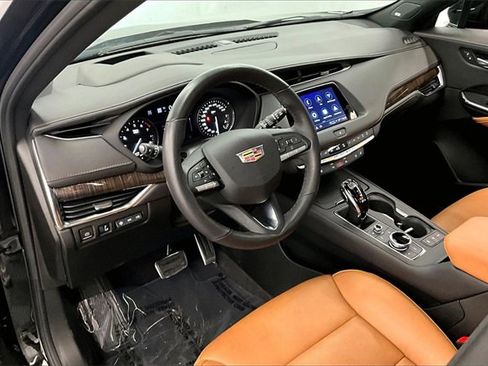 Used 2023 Cadillac XT4 Sport image 12