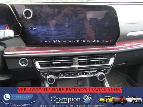Used 2024 Chevrolet Traverse RS w/ LPO, Floor Liner Package AWD/4WD image 20