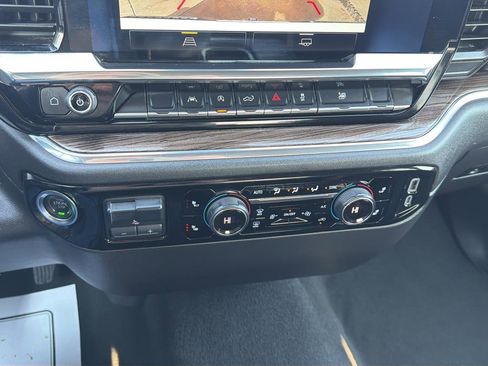 Used 2025 Chevrolet Silverado 1500 LT image 26