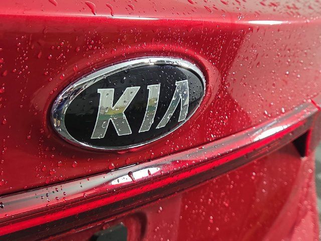 Used 2021 Kia Forte LXS FWD image 24