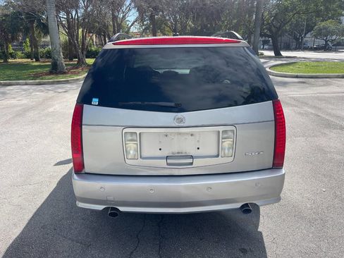 Used 2006 Cadillac SRX w/ Seating Package image 7