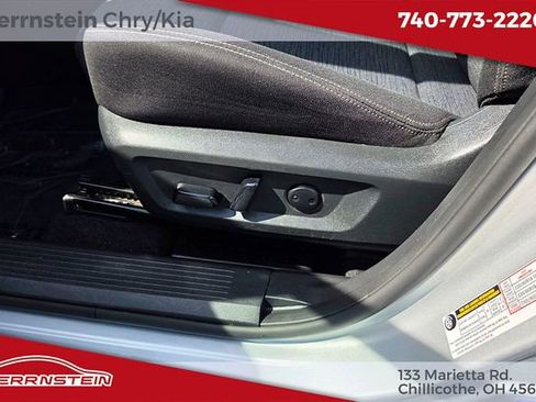 Used 2023 Nissan Rogue SV image 17