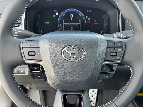 New 2026 Toyota Camry Hybrid FWD image 21