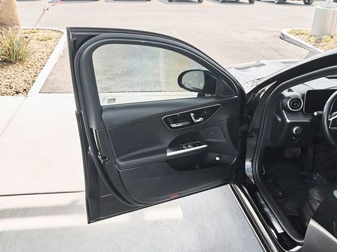 Used 2025 Mercedes-Benz C 300 4MATIC Sedan image 15