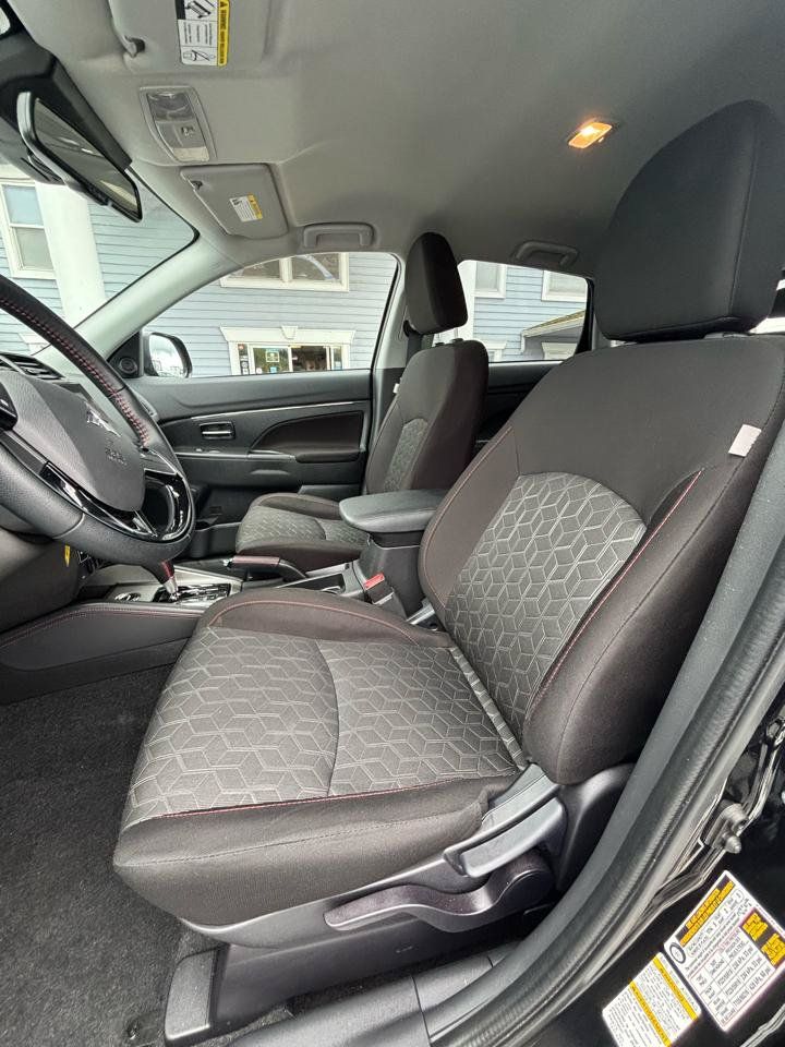 Used 2025 Mitsubishi Outlander Sport ES AWD/4WD image 11