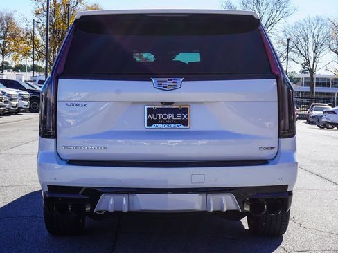 Used 2023 Cadillac Escalade V image 39