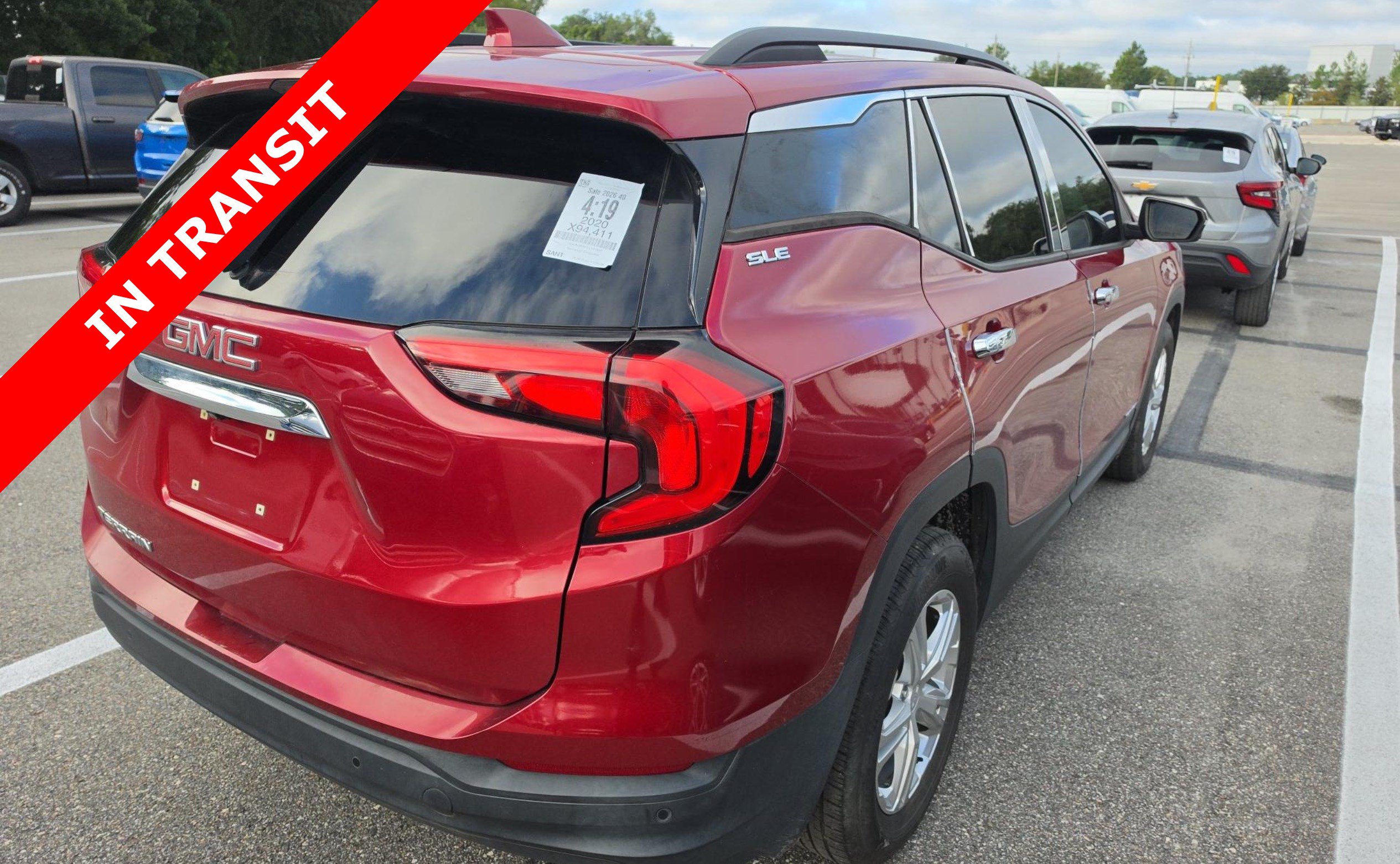 Used 2020 GMC Terrain SLE w/ Driver Convenience Package FWD image 4