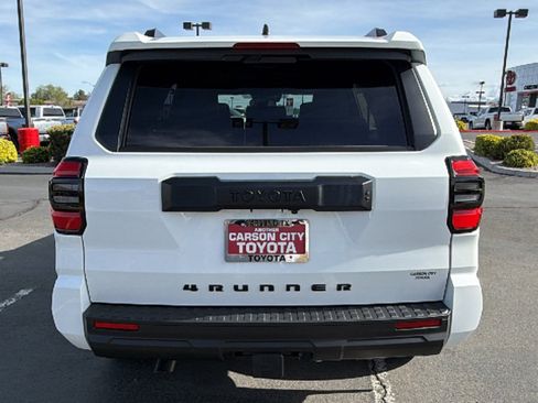 New 2026 Toyota 4Runner SR5 AWD/4WD image 4