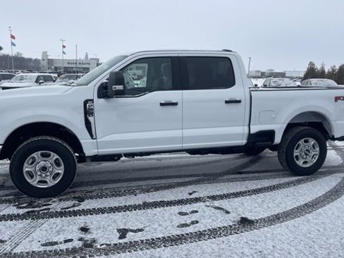 Used 2025 Ford F250 XLT w/ FX4 Off-Road Package image 2