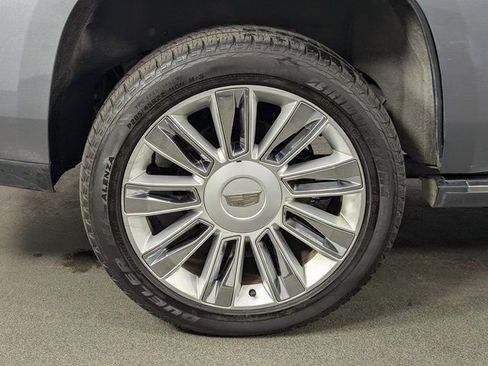 Used 2018 Cadillac Escalade Platinum image 13