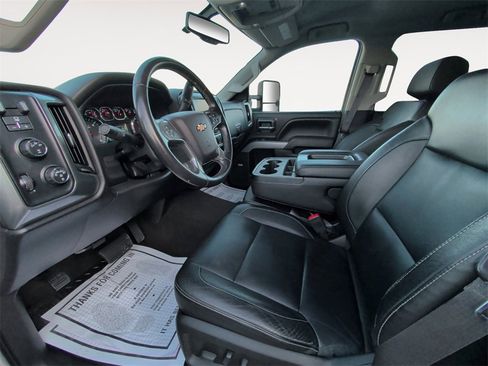 Used 2015 Chevrolet Silverado 2500 LT w/ LT Convenience Package image 9