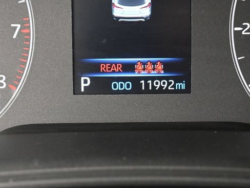 Certified 2024 Toyota Corolla Cross LE w/ Moonroof Package AWD/4WD image 17