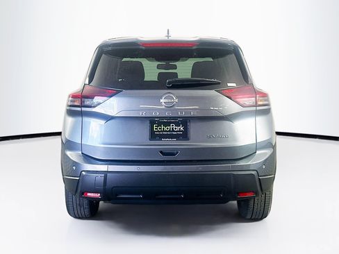 Used 2024 Nissan Rogue SV AWD/4WD image 7