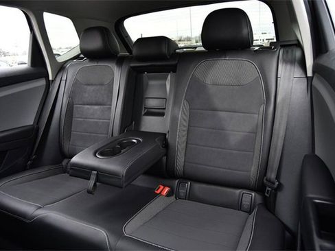 Certified 2022 Volkswagen Taos SE w/ Panoramic Sunroof Package image 22