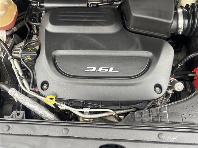 Used 2018 Chrysler Pacifica Touring-L Plus FWD image 29