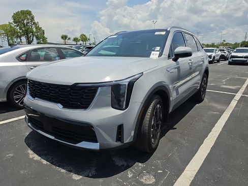 Certified 2025 Kia Sorento S w/ Panoramic Sunroof Package FWD image 4