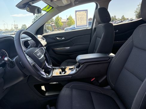 Used 2023 GMC Acadia SLE FWD image 17