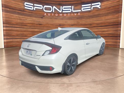 Used 2017 Honda Civic Touring image 7
