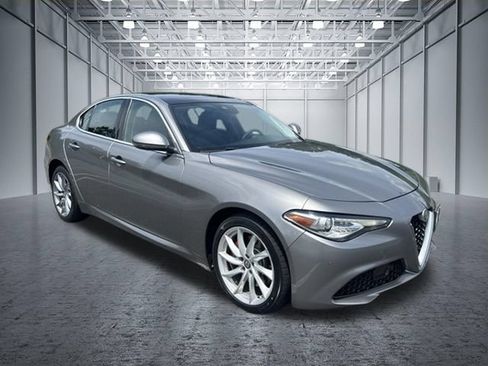 Used 2018 Alfa Romeo Giulia AWD image 14