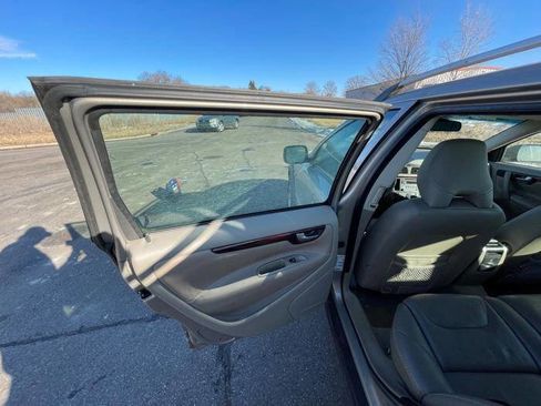 Used 2005 Volvo XC70 image 24