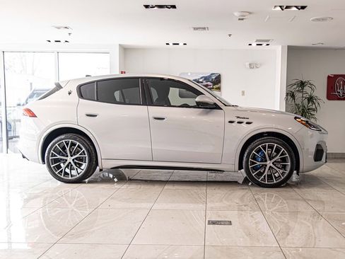 Used 2023 Maserati Grecale Modena image 9
