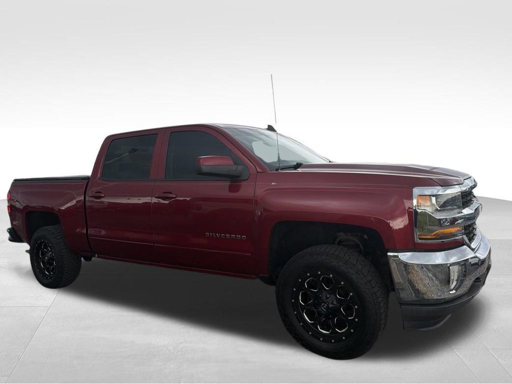 Used 2018 Chevrolet Silverado 1500 LT w/ All Star Edition AWD/4WD image 29