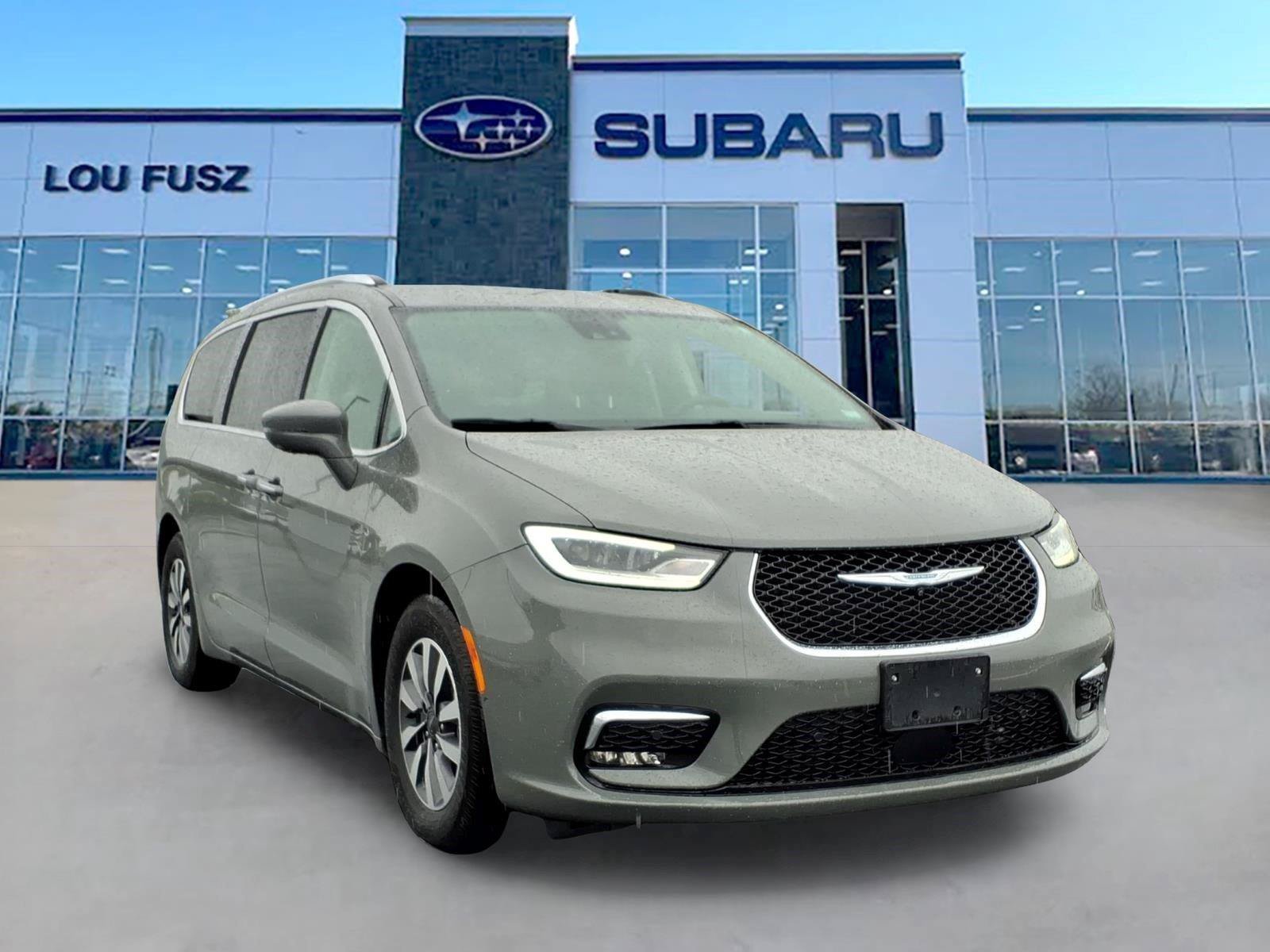 Used 2021 Chrysler Pacifica Touring-L FWD image 1