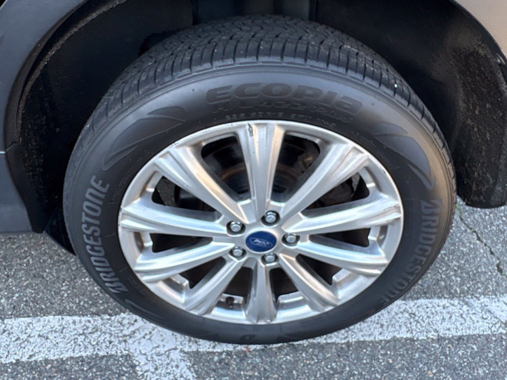 Used 2017 Ford Escape Titanium w/ Canadian Touring Package AWD/4WD image 18