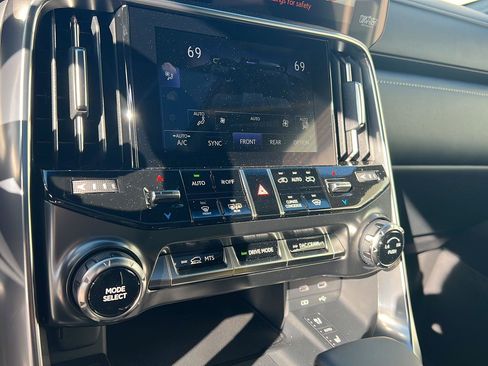 New 2026 Lexus LX 600 4WD w/ Luxury Package image 27